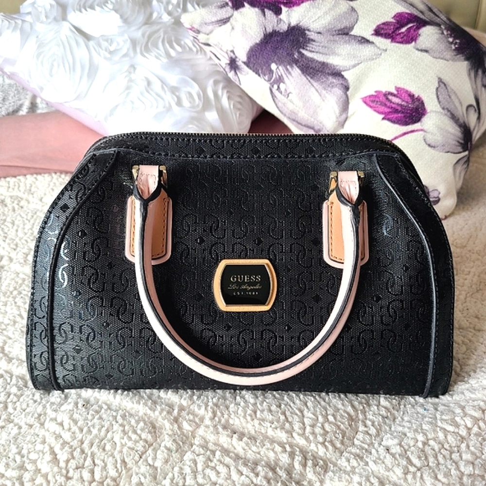 Guess M/L Black Semi-Gloss Handbag (Strap included)
